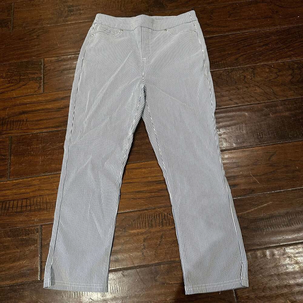Mario Serrani Italy Women's Comfort Stretch Greyand White Striped Pull-On Capris